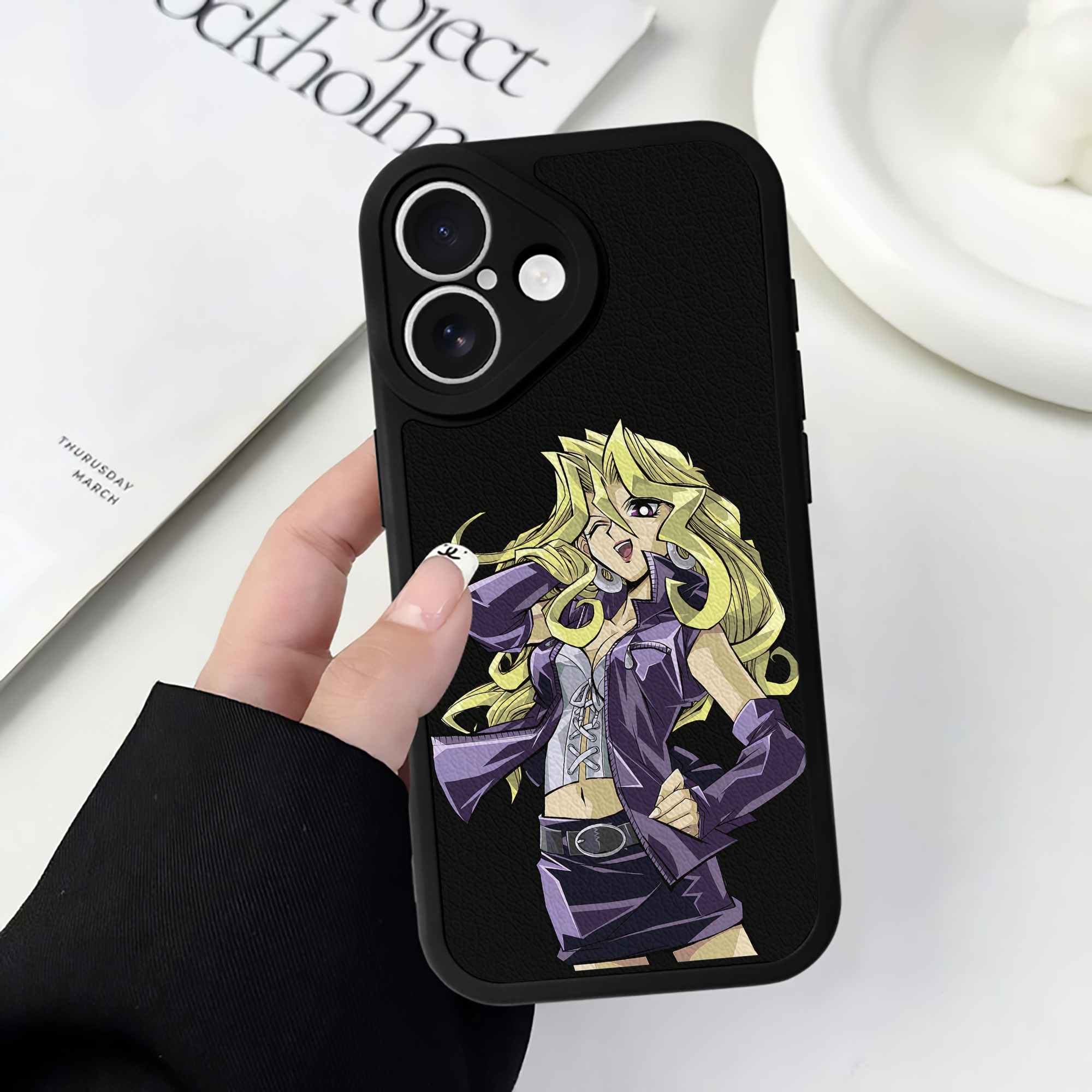 （画像用） 遊☆戯☆王 Yu-Gi-Oh! 【iPhone 16シリーズ対応】シリコンスマホケース（レザー調） 材質：シリコン
